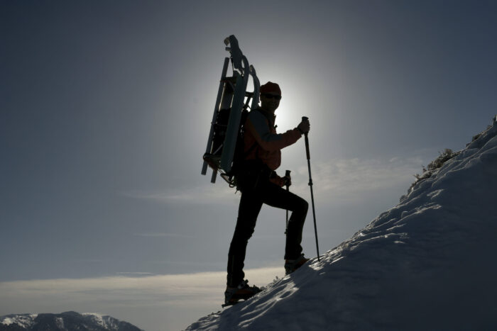 Aufstieg mit Kraxe Aufstieg mit Kraxe